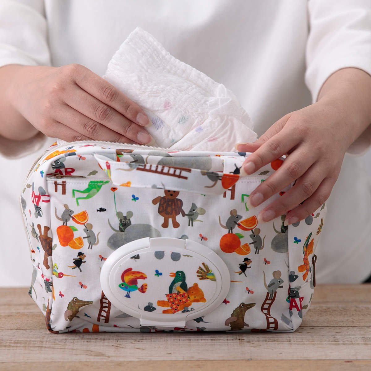 マザーポーチ ママポーチ レオレオニ ウェットシート 蓋付き （ ポーチ おむつポーチ ウェットティッシュ おむつ 収納 ケース 携帯用 小物 ベビー 出産準備 オムツポーチ おむつ入れ 大容量 赤ちゃん 出産祝い プレゼント かわいい ） 3