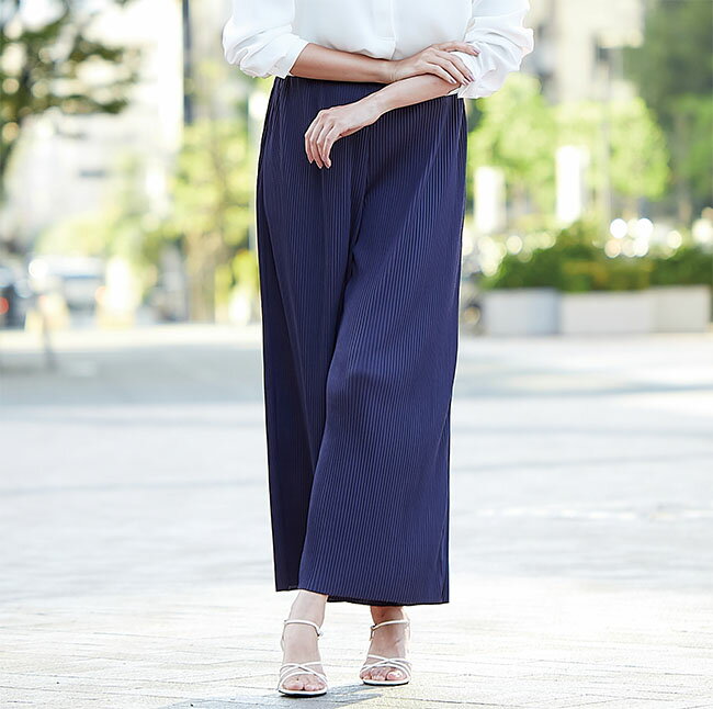 セルヴァン　さらさらゆったりプリーツパンツ