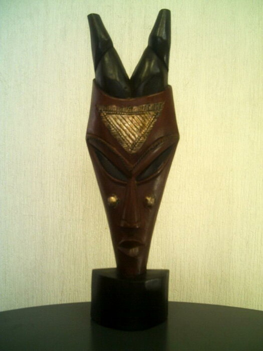 アフリカ彫刻立像仮面「愛情」/頭顔置物マスク/オブジェ木彫 直接契約 テレビ台やラックの上に!