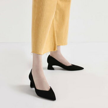 【アウトレット】【再入荷】Vカットカバード ブロックヒールパンプス / V-Cut Curved Block Heel Pumps (Black)
