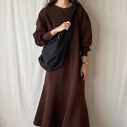 ジュノア JUNOAH 裏起毛スウェットマーメイドワンピース （ダークブラウン）のサムネイル