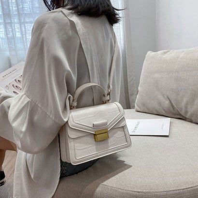 クロコ型押し ショルダーバッグ 韓国風のサムネイル