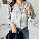 ジーラ GeeRA (七分袖)タックデザインスキッパーブラウス (モノトーンストライプ)