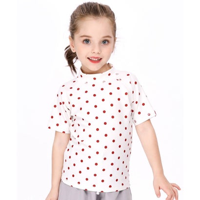 キッズ 水着 女の子 男の子トップス ラッシュガードCheckPoint「Tシャツのようなラッシュガードで楽々 キッズ水着」嬉しい豊富なカラバリ！お持ちのパンツを合わせると色んなコーデが楽しめる半袖タイプだからママも安心HAPPY♪※パンツはセットではございません。DetailPointpoint01紫外線からお肌を守る！ママも安心でHAPPYお子様のデリケートな素肌を日焼けからばっちりガードpoint02ビキニ焼けの心配なし日焼け止めの節約にも。お肌の露出を抑えて水着の跡がくっきり残らないのが嬉しい◎point03お洋服感覚でお着替えOK！シャツのように上からすぽっと被るだけ！一人でも着替えやすい◎point04今しか着られないものをかわいいプリント柄パッと目立ってお友達にも自慢しちゃえる！キュートなデザイン♪※ブランドタグについてカラーによって、左袖部分にあるブランドタグの有無が異なります。タグなし：ホワイト×ピンクイエロータグあり：ドットホワイトグレーライトブルーネイビーブラック【商品詳細】・ジッパー：なし・ウエスト調節：なし・金属パーツ：なし・プラスチックパーツ：なし【セット内容】・1点・ラッシュガード●サイズ表をご確認の上、お間違いのないようご購入下さい。●着丈・身幅・ゆき丈は平置きで測定したサイズです。※サイズは、実寸サイズを測っているため多少誤差がでる場合があります。　製造工程の関係上、各採寸箇所実寸(平置き)より【約-2cm〜+2cm】程度は　誤差の許容範囲とさせて頂いておりますので、予めご了承くださいませ。●商品・着用者によっては多少の誤差がある場合がございます。●商品のお色は、照明の関係で実物と多少の違いが生じることがございます。ご了承ください。●生地の取り方により、柄の位置等写真と異なる場合がございます。ご了承ください。別カラーはこちら！ マルチカラー(ハイビスカス)　マルチカラー(パイナップル)　ホワイト　グレー　ブルー(ライトブルー)　ネイビー　ブラック