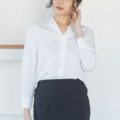 アクアガレージ aquagarage vネック ブラウス 長袖 可愛いブラウス （ホワイト）