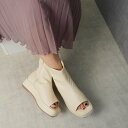 ファビーファビー FABBY FABBY. ストレッチ厚底ブーツサンダル(オフホワイト)