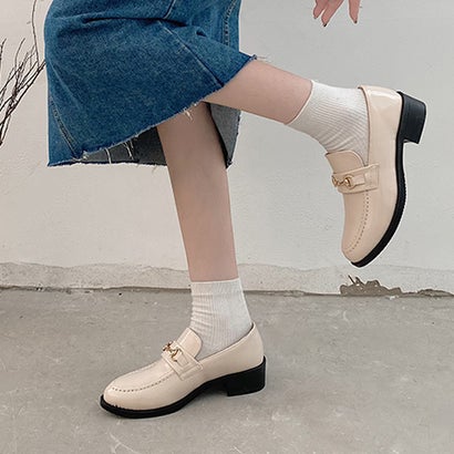 シューズインクローゼット Shoes in Closet -シュークロ- 《ストレスフリー》超軽量 マニッシュ ビット ローファー 7636 アイボリー/エナメル 