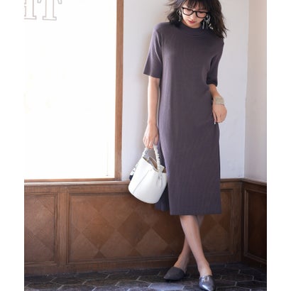 セゾンドパピヨン SAISON DE PAPILLON クルーネックミモレ丈ニットワンピース （チャコール）