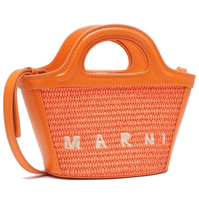 MARNI（マルニ）のハンドバッグが入荷しました☆コーディネートにパッと映える鮮やかな色合いのかごバッグ 。フロントのブランドロゴや、ナチュラルな素材感にこだわった一品です。コンパクトサイズながら適度にマチがあり、取り外し可能なショルダーストラップを備えています。・カラー：CARROT・サイズ：約横上部20.5cm/下部14.5cm×縦11.5cm×幅10cm持ち手の長さ：約17cm、ショルダーの長さ：約111-119cm（斜めがけ可）、ピッチ幅：2cm重量：約210g・素材：コットン ナイロン レザー・開閉種別：ベルト・内部様式：オープンポケット×1・外部様式：-・その他：ショルダー取り外し可・付属品：保護袋 (id27)・A4対応（22×31cm)：×・長財布（10×20cm）：×・ペットボトル横向き（500ml）：×・ペットボトル縦向き（500ml）：×マルニ ハンドバッグ ショルダーバッグ トロピカリア かごバッグ カゴバッグ ミニバッグ オレンジ レディース MARNI BMMP0067Q0 P3860 00R17 ROPICALIA MICRO CARROT※こちらはロコンド又はロコンドの審査をクリアしたショップが正規ルートで買い付けた並行輸入品となります。メーカーの国内保証は受けられませんので予め御了承下さい。またメーカー正規価格とは異なる場合もございます。輸入や検品ルートの都合上、商品によっては箱に痛みがある場合や検品中の若干のシワや傷、商品によってはセキュリティラベルを切り取っている場合などがございますが、当社が責任をもって正規品確認をした商品ですので、安心してお買い求め下さい。【クロージング】金具別カラーはこちら！ マルチカラー(RAW SIENNA)　ブラック(BLACK)