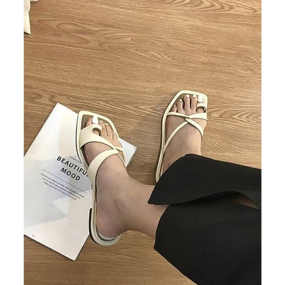 ガーリードール Girly Doll フラットサンダル【韓国ファッション】【春夏新商品】 （オフホワイト）