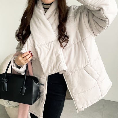 ジーラ GeeRA ストール付ノーカラーフェイクダウンコート （アイボリー）