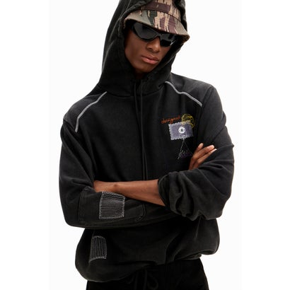 デシグアル Desigual パッチワーク&メッセージ フーディ (グレー/ブラック)