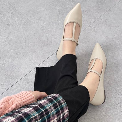 マミアン mamian ポインテッドトゥTストラップフラットシューズ／4796 （アイボリー）