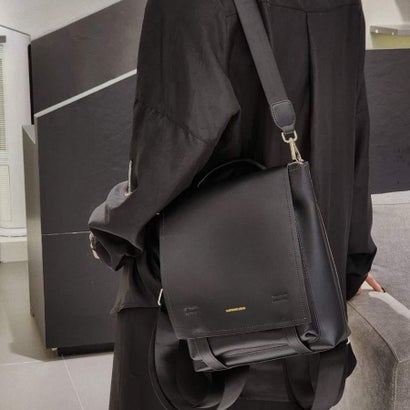 トミエコ Tomieco LEATHER スクエア型リュック 本革 マルチカラー (BLACK)