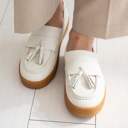 フィットフロップ fitflop LOAFFER TASSEL TUMBLED-LEATHER CREPE LOAFERS （Urban White）