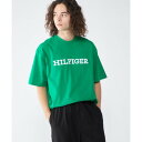 トミー ヒルフィガー TOMMY HILFIGER モノタイプエンブロイドアーカイブTシャツ (グリーン)