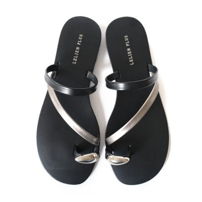 [アミアミ] サンダル フラットサンダル サムリング ゴールドパーツ トング サンダル レディース 靴 スリッパ トングサンダル KK1911 （ブラック）のサムネイル