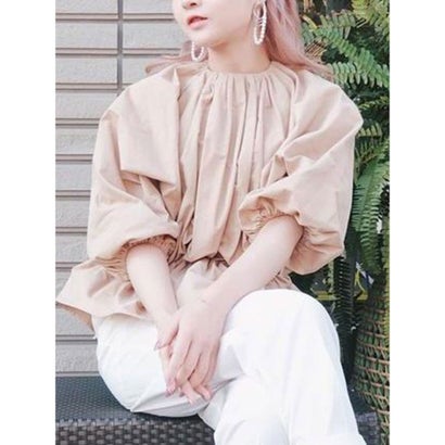 エイミーイストワール eimy istoire ドルマンギャザーペプラムコットンブラウス (BEIGE) エイミーイストワール eimy istoire ドルマンギャザーペプラムコットンブラウス (BEIGE)