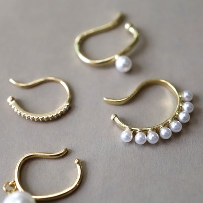 ノエルマーケット Noelmarket イヤーカフ パール おしゃれ シンプル 4個セット イヤリング ノンホールピアス 結婚式 フォーマル 卒業式 卒園式 ア...