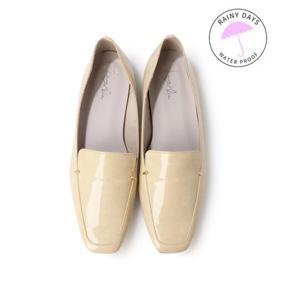 ラウナレア Rainy Day スクエアトゥレインローファーパンプス(R9020)【POINT】・表素材に撥水加工を施したレインパンプス・シンプルなデザインでどこでも活躍!・サイドのゴールドモチーフが上品さを演出・スクエアトゥでつま先もラク...