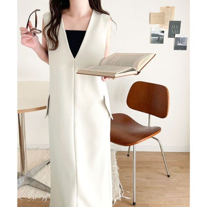 クラシカルエルフ Classical Elf 上品リラクシーstyle。ポケット付Vネックワンピース (アイボリー) クラシカルエルフ Classical Elf 上品リラクシーstyle。ポケット付Vネックワンピース (アイボリー)