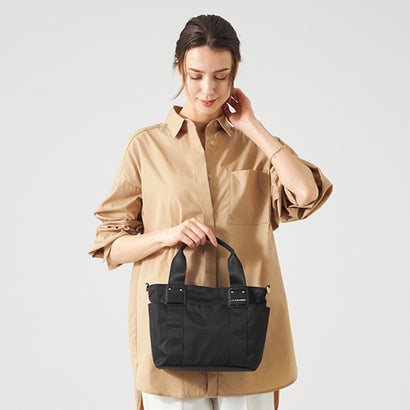 ラ バガジェリー LA BAGAGERIE 2WAYナイロンミニトート （ブラック）