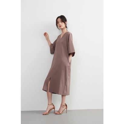 オンワンズオン On One's Own シンプルエレガント・Vネック半袖ワンピース・ワイドスリーブドレス裾スリット体型カバー （LATTE）