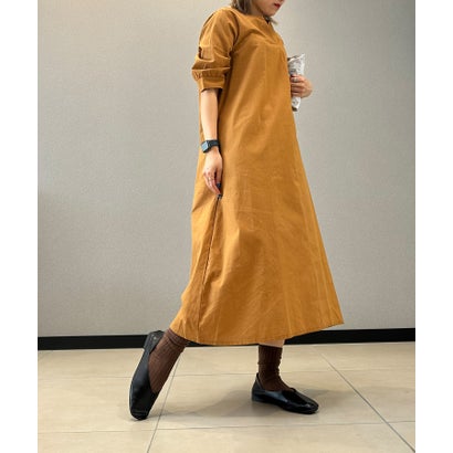 【 aimoha select Natural シリーズ】 コットン80％とポリエステル20％素材を使用し、ナチュラルな風合いを表現したロングワンピースです。 リネン素材をイメージした風合いを持った、ゆったりとしたシルエットのワンピースです...