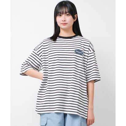ビッグボーダーハーフスリーブTシャツ。ビッグシルエットのボーダーハーフスリーブTシャツです。使いやすいベーシックな3色展開で、ラバーワッペンをつけて韓国風なデザインに◎カーゴパンツを合わせたルーズなスタイリングもおすすめです。※生地の透け感：淡色は透け感有り。インナー必須です。【製品寸法】size/cm 身丈 身幅 肩幅 裄丈130 54 48 53 45140 58 50.5 55.5 48150 62 53 58 51160 66 55.5 60.5 54165 70 58 63 56【素材】(本体) 綿100% (リブ部分) 綿95% ポリウレタン5%別カラーはこちら！ ブルー(サックスブルー)　ベージュ