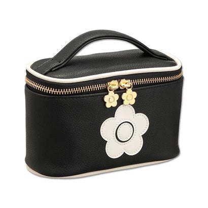 マリークワント MARY QUANT エナメルアイコンデイジーパッチ バニティ (ブラック)