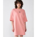 トミージーンズ TOMMY JEANS バッジ T シャツワンピース (ピンク)