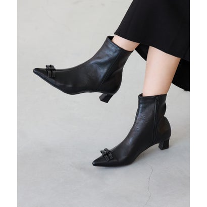 メヌエ Menue 2連リボン ポインテッドトゥ ショートブーツ （1020ブラックPU）のサムネイル