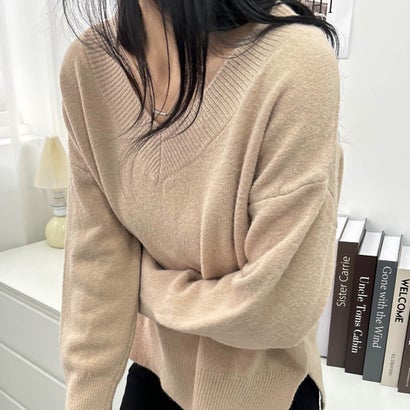 メゾンドラティール maison de LATIR Vネックセーター （ベージュ）