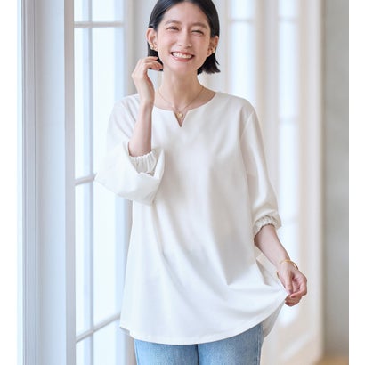 ヴィオラ エ ヴィオラ Viola e Viola らくキレイ キーネックチュニックブラウスTシャツ (オフホワイト) ヴィオラ エ ヴィオラ Viola e Viola らくキレイ キーネックチュニックブラウスTシャツ (オフホワイト)