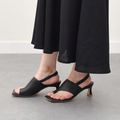 アンヘル アラルコン ANGEL ALARCON スクエアトウバックバンドトングサンダル （ブラック）