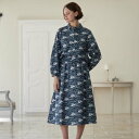 ローラ アシュレイ LAURA ASHLEY 【WEB限定/コットン100%/上下セット/袖口ゴムで袖丈調節可】スワン柄 セットアップ (ネイビー(194))