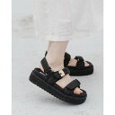 スティーブ マデン STEVE MADDEN ダブルベルトラフィアサンダル (ブラックラフィア)