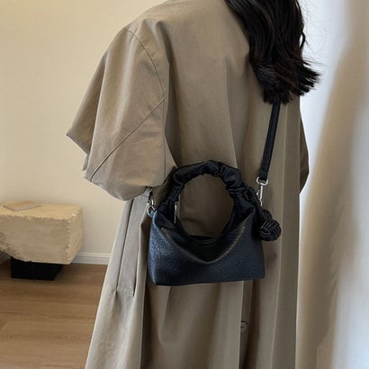 メゾンドラティール maison de LATIR 2wayおだんごミニショルダーバッグ （ブラック）