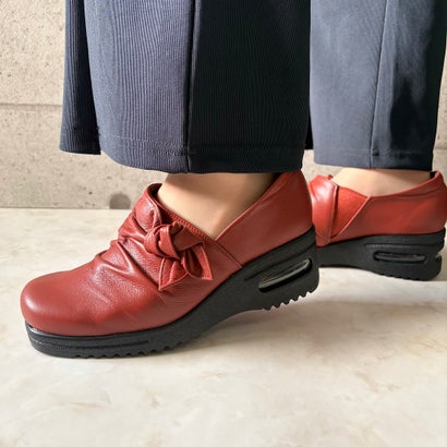 エレモーサ HERMOSA 【日本製】【3E幅】【軽量】【柔らか本革】ふかふか らくらく つま先ゆったり エアーソール 結びリボンコンフォートシューズ（ダークスギレッド）