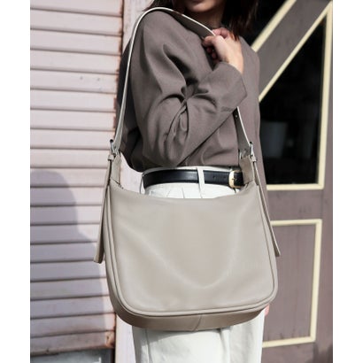 フロージュ florge 【A4収納可・軽量】ワッシャーレザーアイレットショルダーバッグ （グレー）