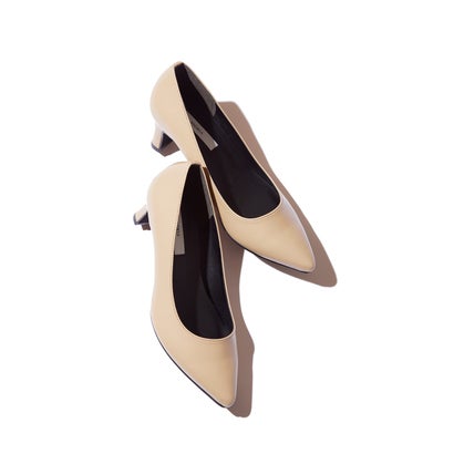 ヴィリーナ VIRINA 【 雨の日OK・巾着付き・旅行・持ち歩き】ヒール5cm/晴雨兼用ポインテッドプレーンパンプス （ベージュ）