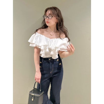 リリーブラウン LILY BROWN デコルテフリルカットトップス (WHT) リリーブラウン LILY BROWN デコルテフリルカットトップス (WHT)