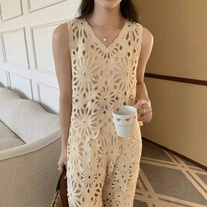 メゾンドラティール maison de LATIR 【セットアップ】上品なクロシェ編みノースリーブ&ストレートパンツ （ホワイト）