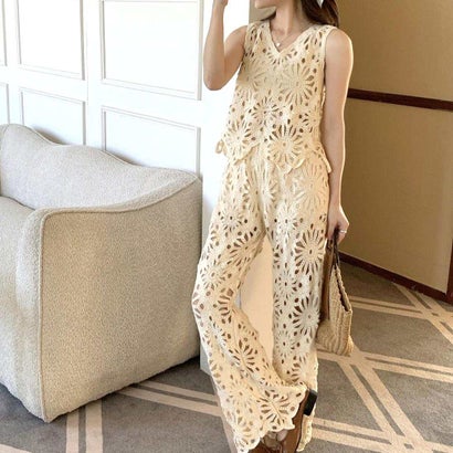 メゾンドラティール maison de LATIR 【セットアップ】上品なクロシェ編みノースリーブ&ストレートパンツ （ホワイト）