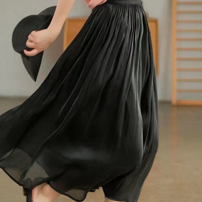 フォースメント Forcement 軽やかなミモレ丈プリーツスカート （ブラック）