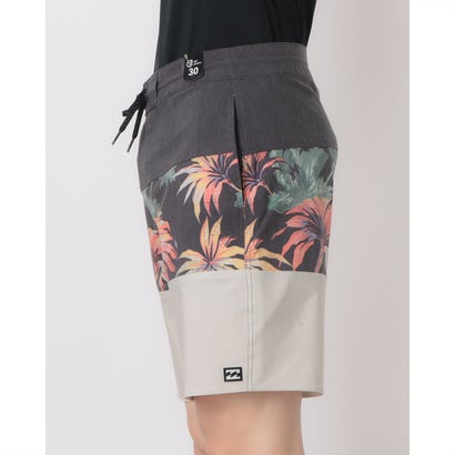 ボルコム Volcom 【 Mens Quarta Fade Mod 19" Boardshorts Mens Black 】 メンズ メンズファッション 水着 メンズ 黒色 ブラック