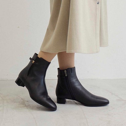 リズ ラフィーネ Riz raffinee ベルテッドショートブーツ （ブラック）