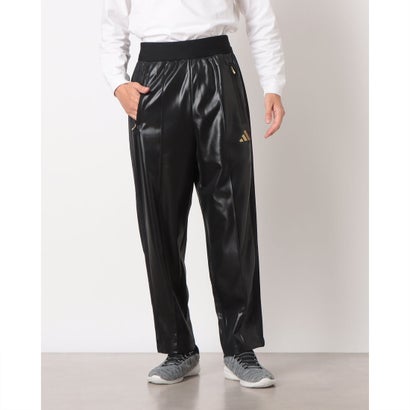 ◇身長175cm C86 W77.5 H92/モデル着用サイズMリュクスなメタリックタッチのトラックパンツ。クラシックなスタイルにゴールドの輝きをプラスしたadidasのトラックパンツ。両サイドに配したメタリックなスリーストライプスが、街灯や太陽の光をキャッチ。快適さにこだわった、ルーズフィットと少し伸縮性のある生地。■カラー(メーカー表記)：ホワイト×ゴールド(JZ8756：ホワイト/ゴールドメタリック)ブラック×ゴールド(JZ8755：ブラック/ゴールドメタリック)■生産国：カンボジア■2025 Fall＆Winter モデル※サイズ表記は日本のサイズ規格 (JASPO) になっております。