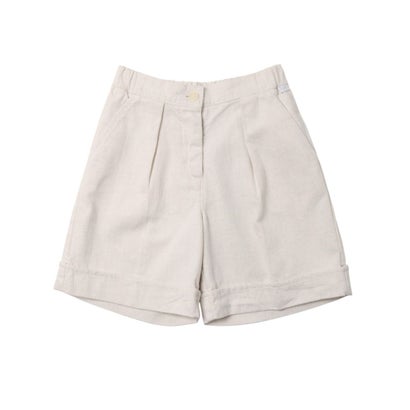 フロントタックが上品な印象を与えるショートパンツ。ほどよい丈感で脚をきれいに見せ、ウエスト後ろゴムで快適なフィット感。デイリーからお出かけまで活躍します。Giovanna Miletti（ジョヴァンナ・ミレッティ）が 1980 年に設立した...