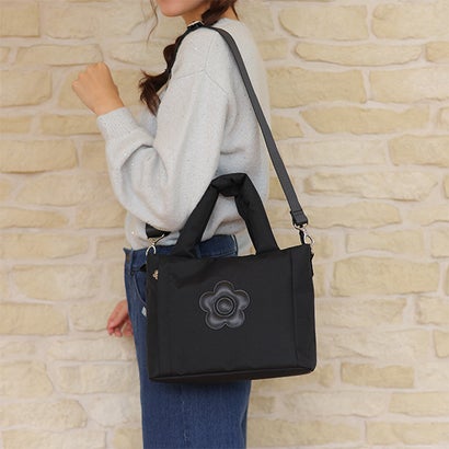マリークワント MARY QUANT デイジーパッチライト 2WAYトート （ブラック）のサムネイル